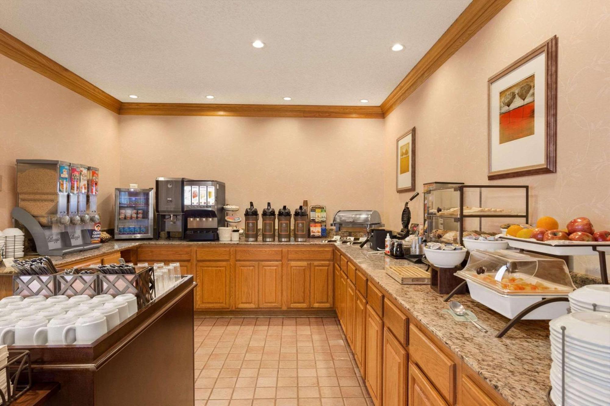 Country Inn & Suites By Radisson, Biloxi-Ocean Springs, Ms Bagian luar foto