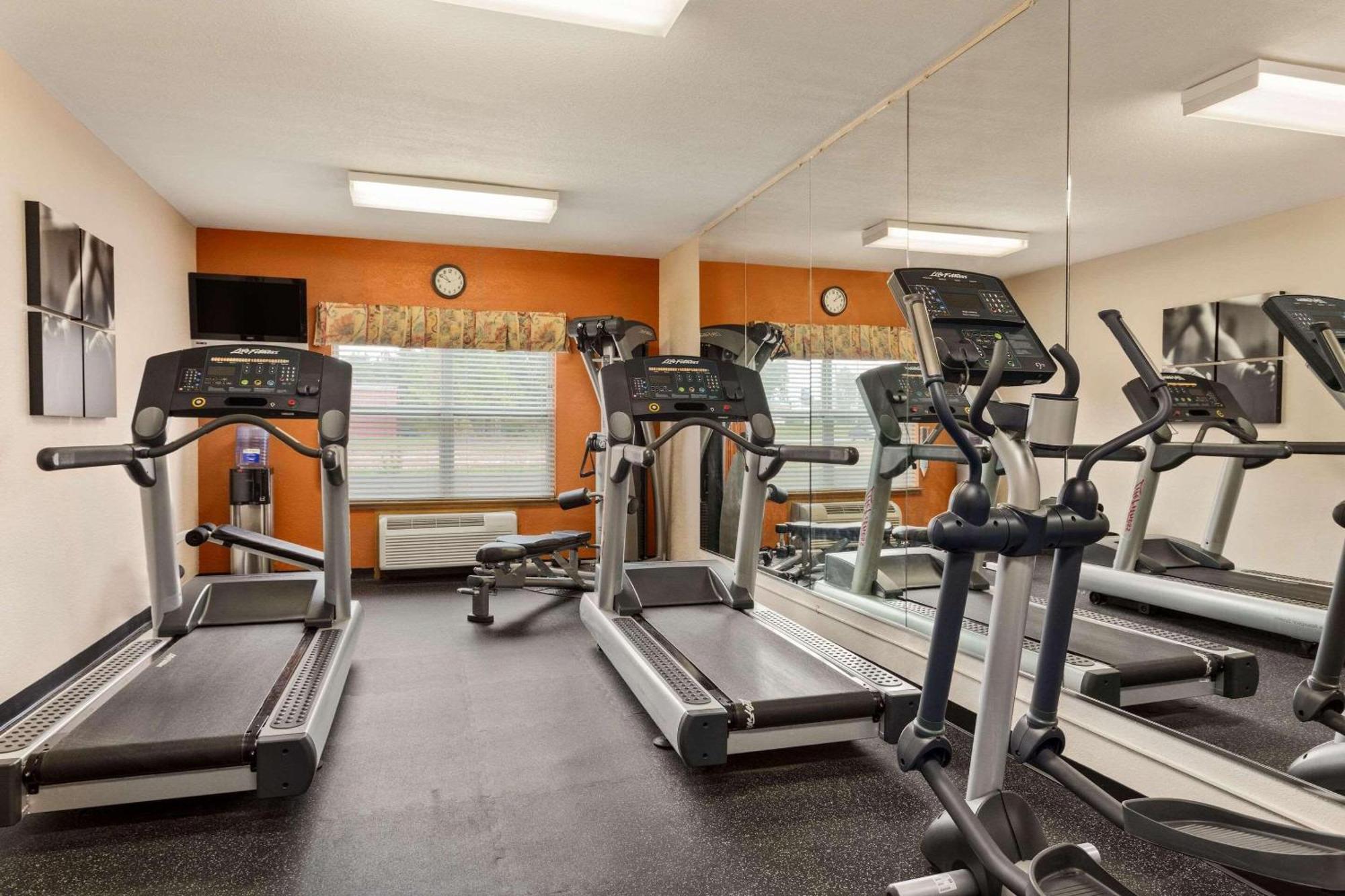 Country Inn & Suites By Radisson, Biloxi-Ocean Springs, Ms Bagian luar foto